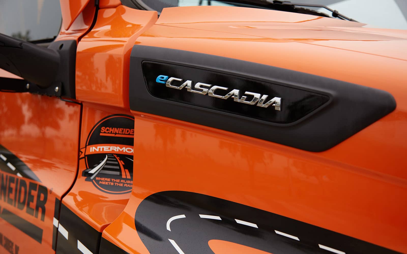 Schneider eCascadia zero emissions truck
