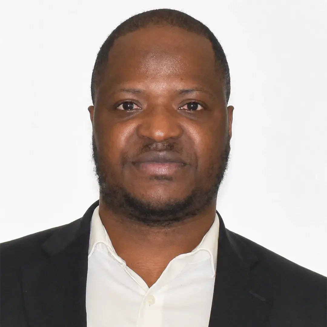 Kolawole Arowoogun Headshot
